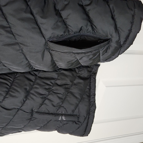 Gap black puffer vest polyester large fall winter layers - Picture 4 of 11